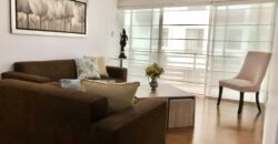 Se vende acogedor departamento con balcon y vista a lindo jardin interno en Miraflores